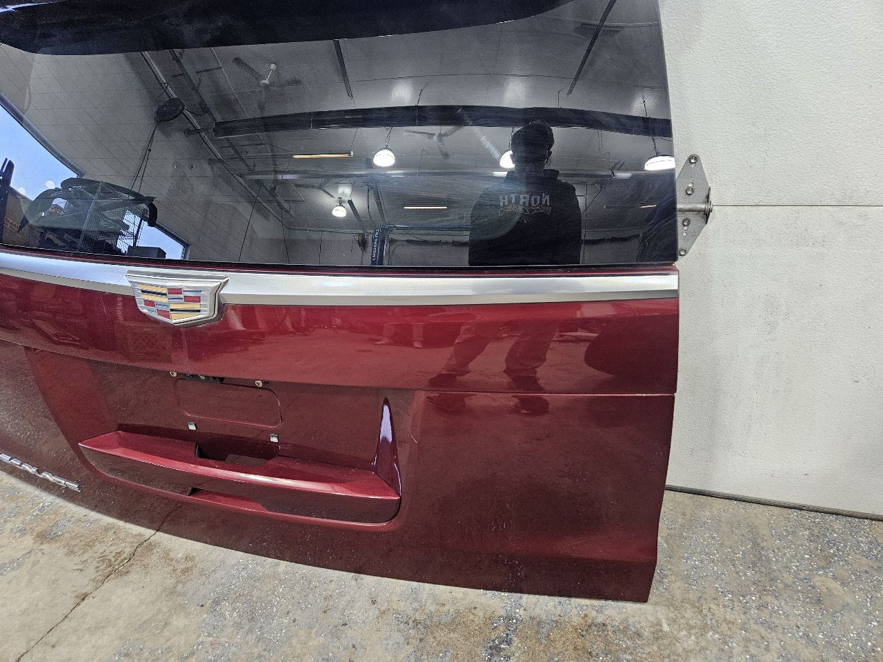 2019 ESCALADE DECK LID ADDICTION RED G1E 000 32229 - image 10