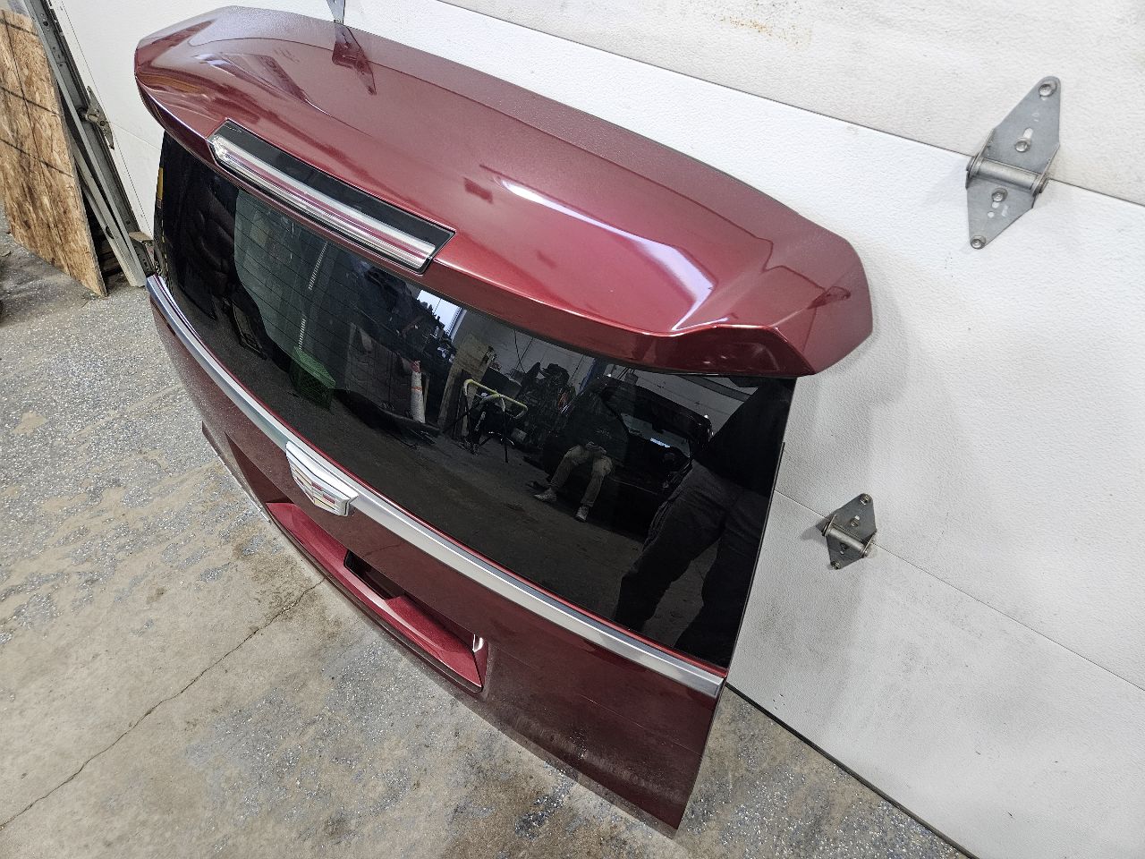 2019 ESCALADE DECK LID ADDICTION RED G1E 000 32229 - image 6