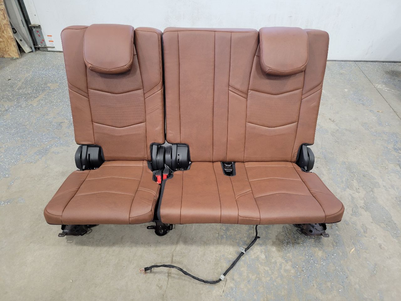 2019 ESCALADE THIRD ROW POWER FOLDING SEAT BROWN 32230 - image 5