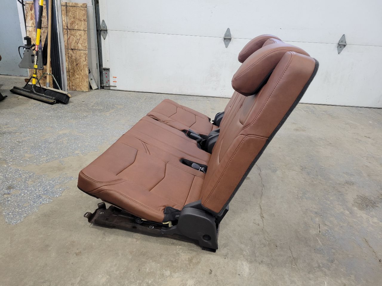 2019 ESCALADE THIRD ROW POWER FOLDING SEAT BROWN 32230 - image 8