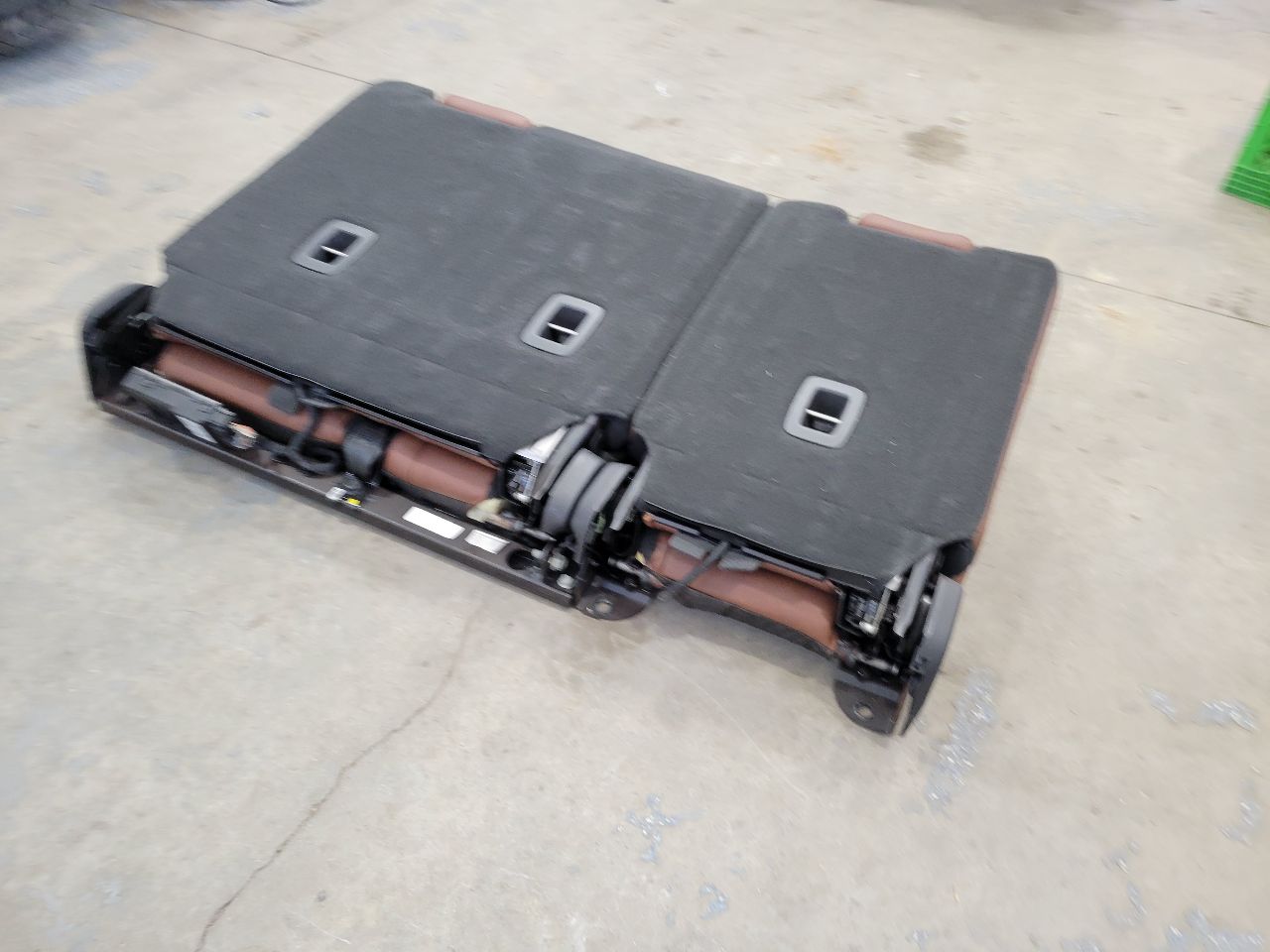 2019 ESCALADE THIRD ROW POWER FOLDING SEAT BROWN 32230 - image 13