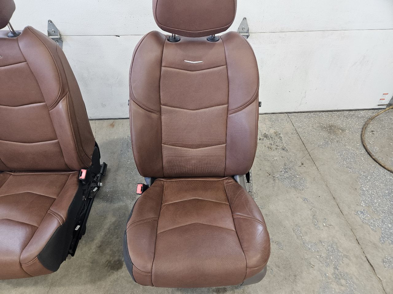2019 ESCALADE FRONT SEATS BROWN W/LANE KEEP ASSIST 32240 - image 3