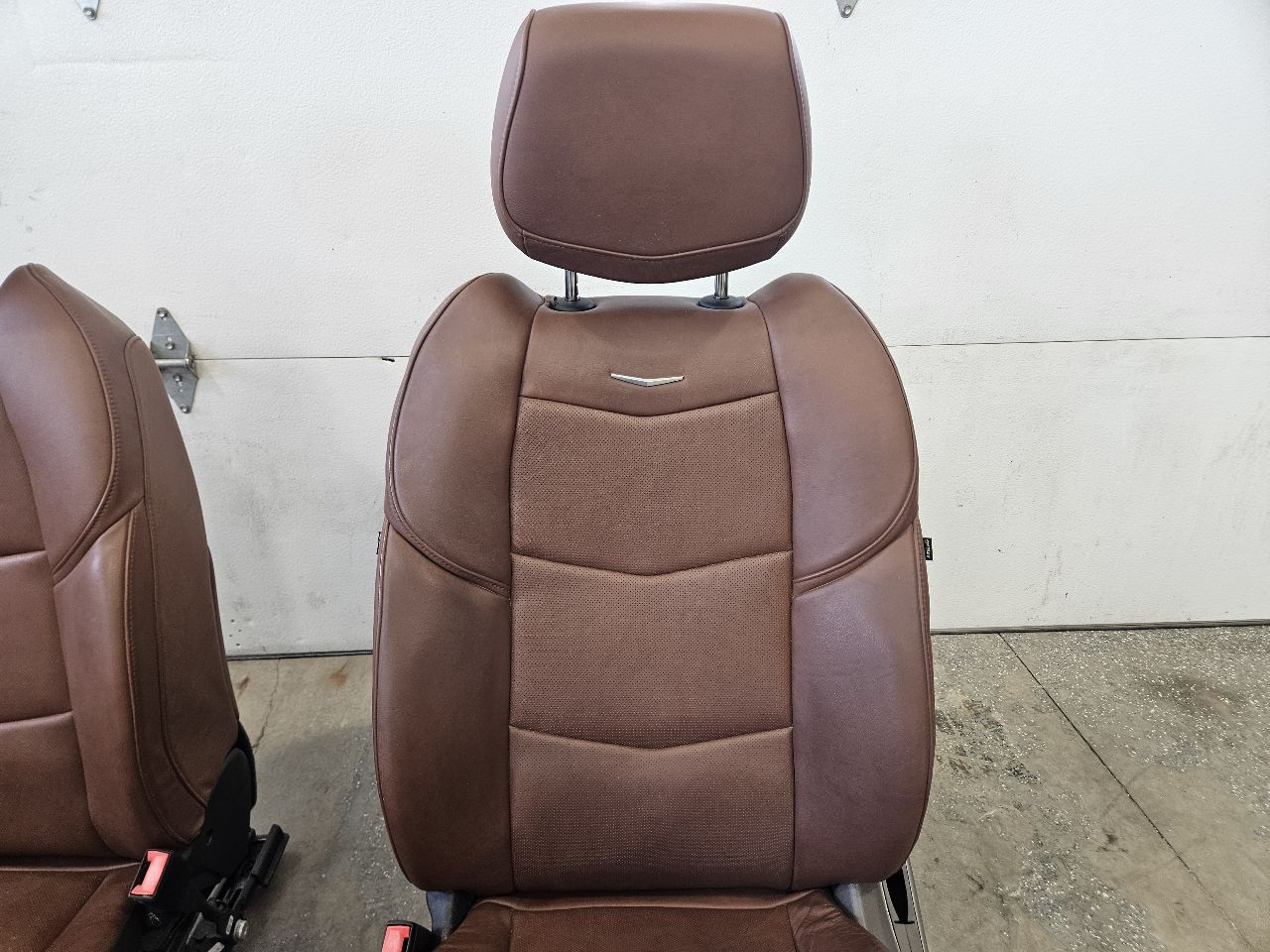 2019 ESCALADE FRONT SEATS BROWN W/LANE KEEP ASSIST 32240 - image 4