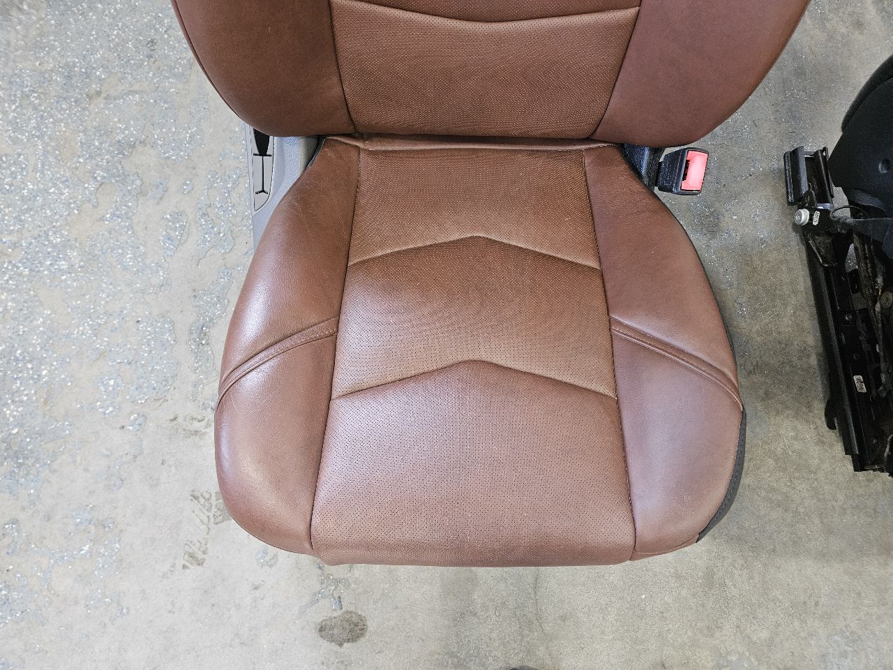 2019 ESCALADE FRONT SEATS BROWN W/LANE KEEP ASSIST 32240 - image 6