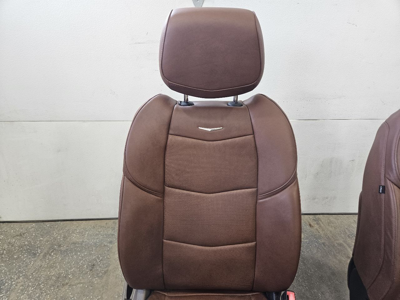 2019 ESCALADE FRONT SEATS BROWN W/LANE KEEP ASSIST 32240 - image 7