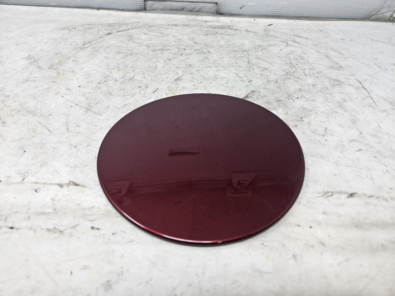 2019 ESCALADE GAS TANK FUEL FILLER DOOR RED G1E 32242 - image 3