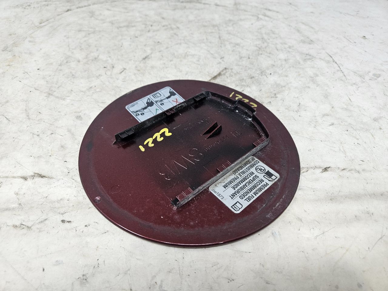 2019 ESCALADE GAS TANK FUEL FILLER DOOR RED G1E 32242 - image 5