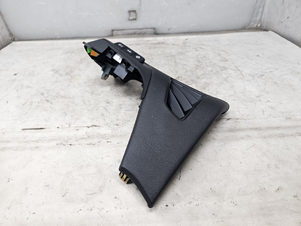 2019 ESCALADE HUD SWITCH & BLACK TRIM PANEL 32243 - image 6