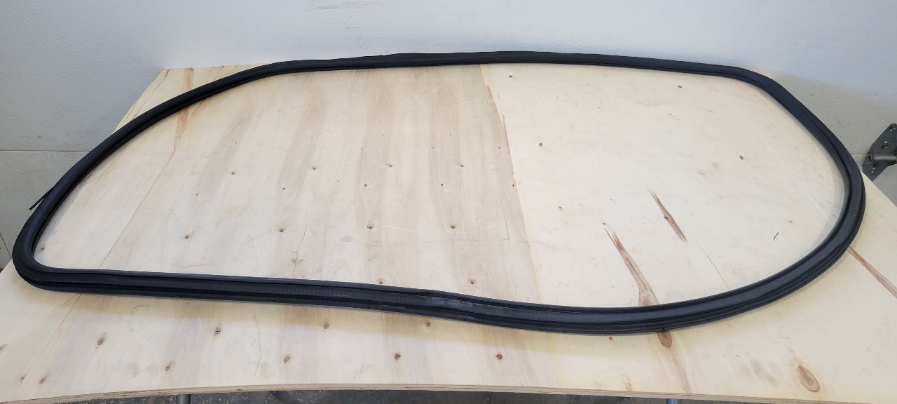 2019 ESCALADE FRONT RH DOOR WEATHERSTRIP 32248 - image 9
