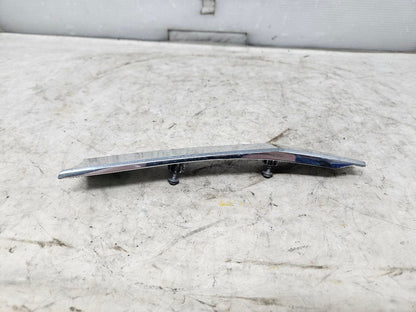 2019 ESCALADE INSERT W/SCREWS NICE CONDITION 32254 - image 4
