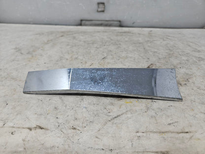 2019 ESCALADE INSERT W/SCREWS NICE CONDITION 32254 - image 5