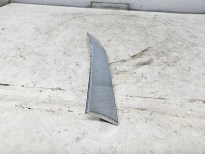 2019 ESCALADE INSERT W/SCREWS NICE CONDITION 32257 - image 4