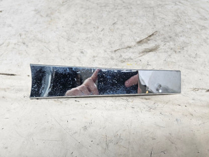 2019 ESCALADE INSERT W/SCREWS NICE CONDITION 32257 - image 6