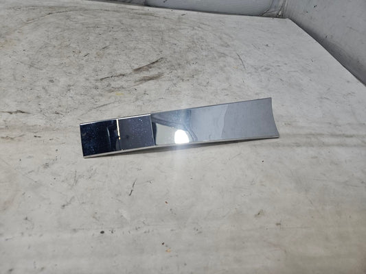 2019 ESCALADE INSERT W/SCREWS NICE CONDITION 32264 - image 1