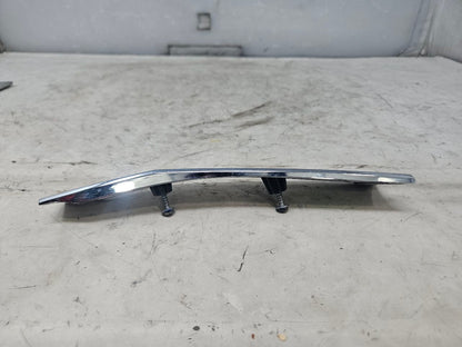 2019 ESCALADE INSERT W/SCREWS NICE CONDITION 32265 - image 3