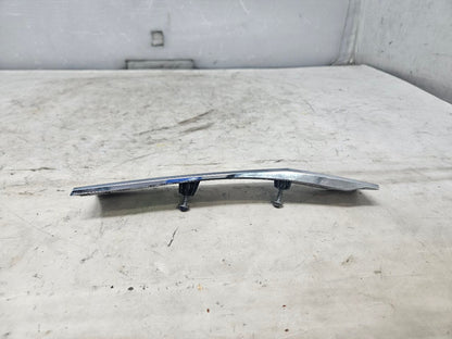 2019 ESCALADE INSERT W/SCREWS NICE CONDITION 32269 - image 3
