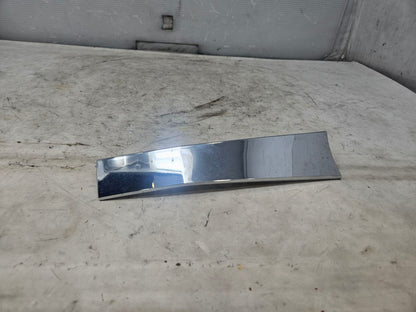 2019 ESCALADE INSERT W/SCREWS NICE CONDITION 32269 - image 4