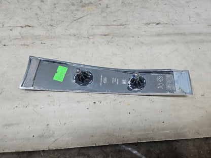 2019 ESCALADE INSERT W/SCREWS NICE CONDITION 32269 - image 5