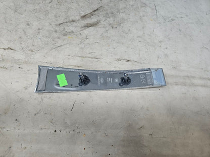 2019 ESCALADE INSERT W/SCREWS NICE CONDITION 32270 - image 6