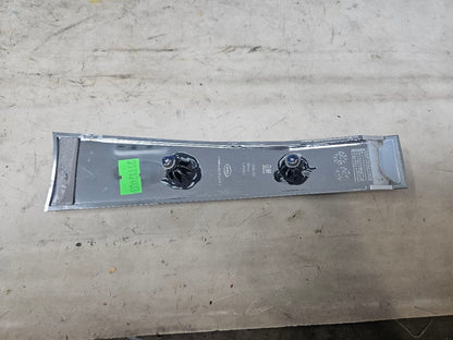 2019 ESCALADE INSERT W/SCREWS NICE CONDITION 32273 - image 2