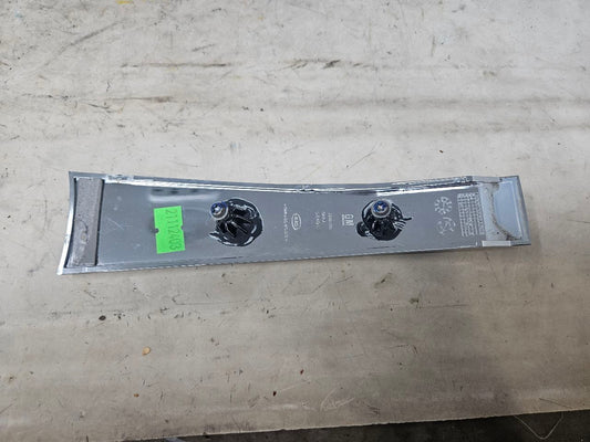 2019 ESCALADE INSERT W/SCREWS NICE CONDITION 32273 - image 2