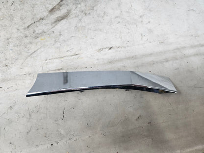 2019 ESCALADE INSERT W/SCREWS NICE CONDITION 32273 - image 3