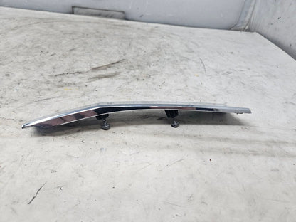 2019 ESCALADE INSERT W/SCREWS NICE CONDITION 32276 - image 3