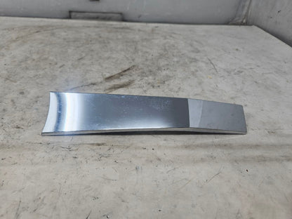 2019 ESCALADE INSERT W/SCREWS NICE CONDITION 32276 - image 4
