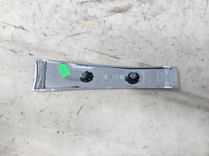 2019 ESCALADE INSERT W/SCREWS NICE CONDITION 32276 - image 5