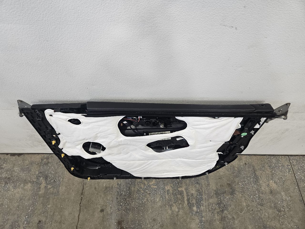 2019 ESCALADE FRONT LH DOOR TRIM PANEL BLACK BROWN 32289 - image 5