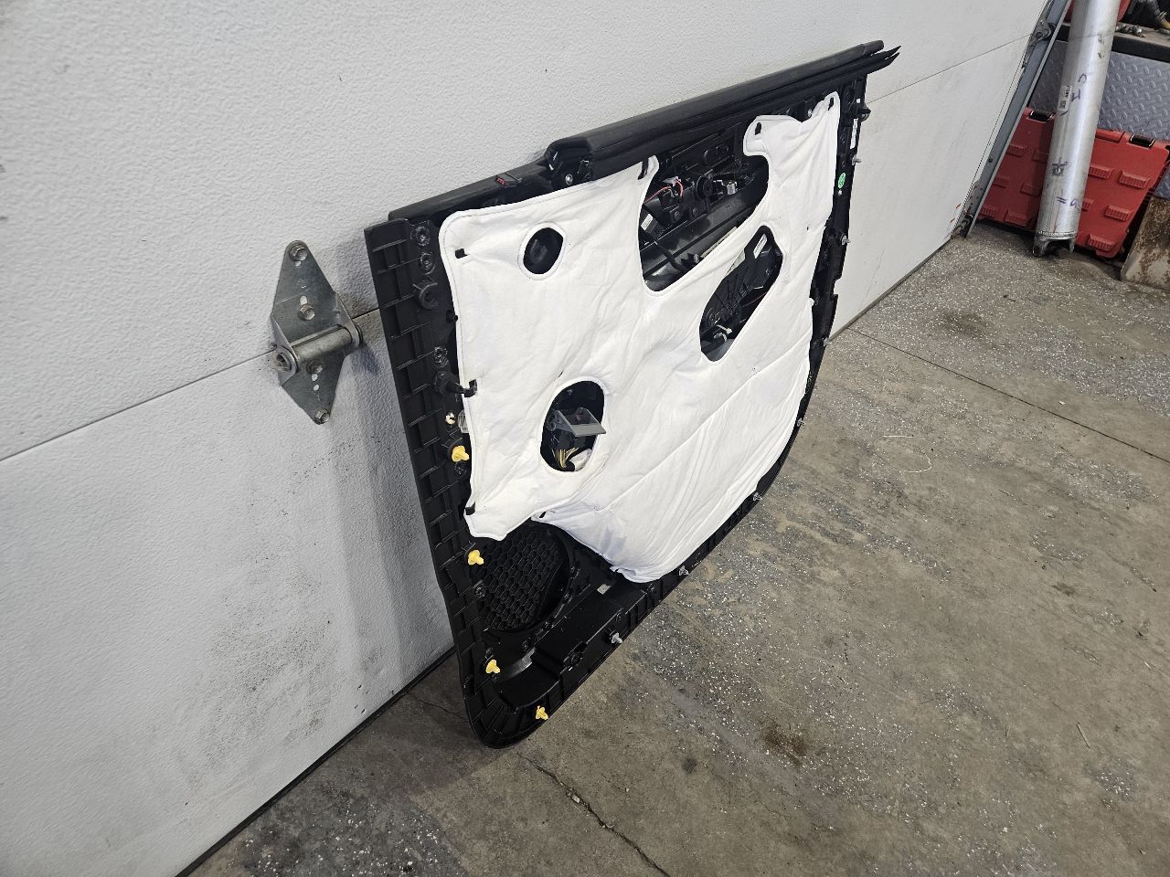 2019 ESCALADE FRONT LH DOOR TRIM PANEL BLACK BROWN 32289 - image 6
