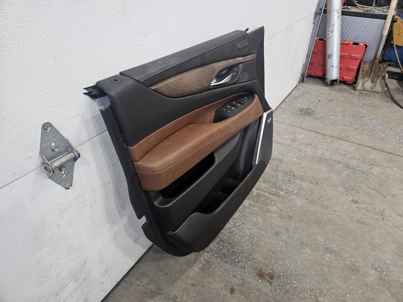 2019 ESCALADE FRONT LH DOOR TRIM PANEL BLACK BROWN 32289 - image 7