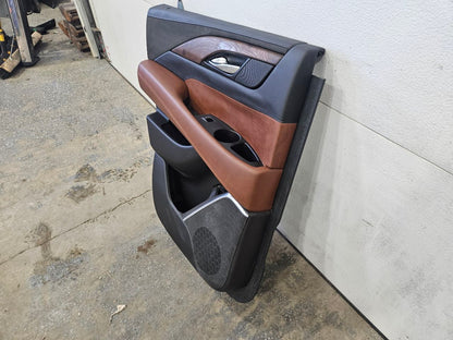 2019 ESCALADE REAR LH DOOR TRIM PANEL BLACK BROWN 32291 - image 2