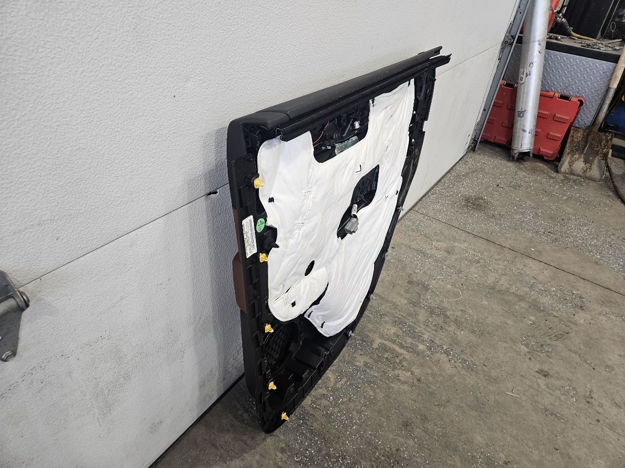 2019 ESCALADE REAR LH DOOR TRIM PANEL BLACK BROWN 32291 - image 8