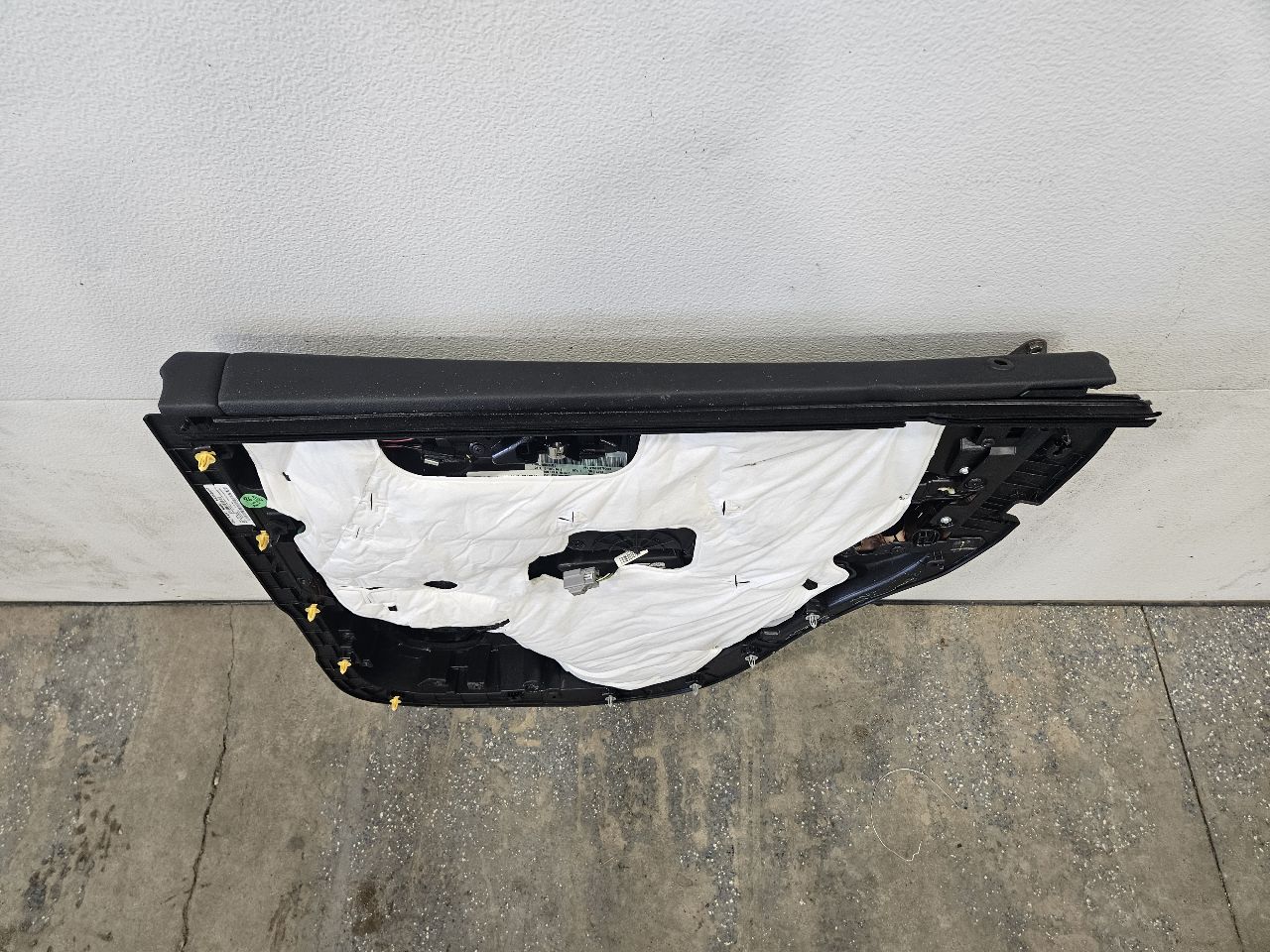 2019 ESCALADE REAR LH DOOR TRIM PANEL BLACK BROWN 32291 - image 9
