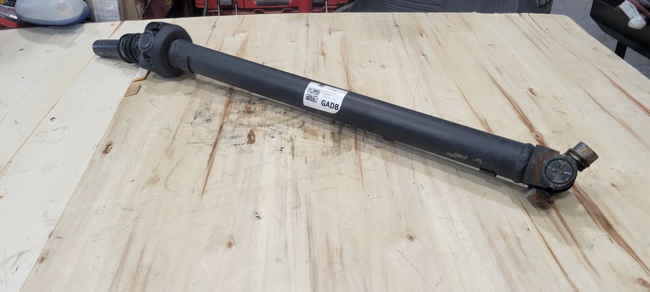 2019 ESCALADE FRONT DRIVESHAFT GADB 22760960 22K 32304 - image 2