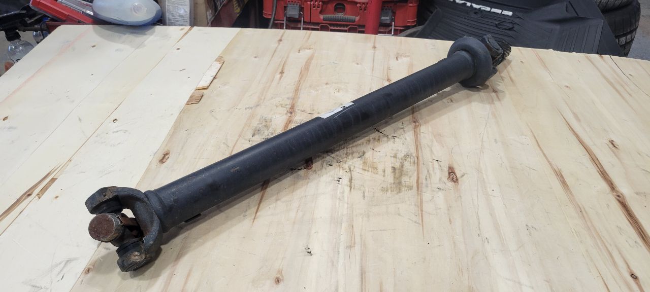 2019 ESCALADE FRONT DRIVESHAFT GADB 22760960 22K 32304 - image 4