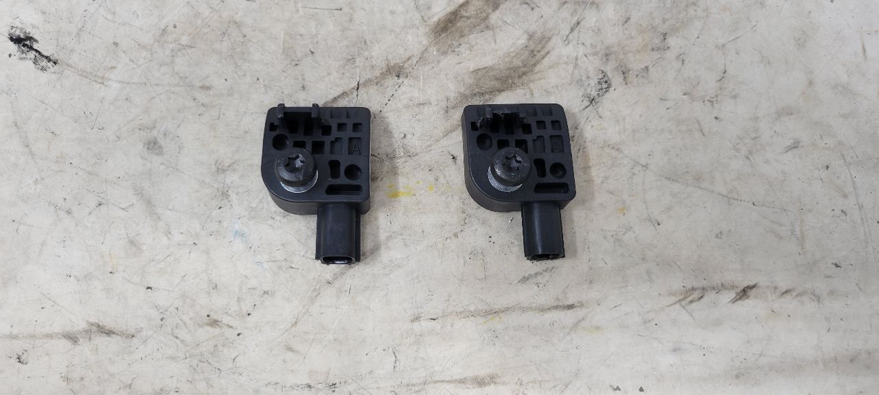 2019 ESCALADE PAIR OF OEM CRASH SENSORS 26671010. 32308 - image 1