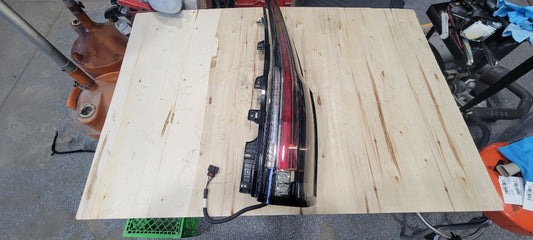 2019 ESCALADE RH TAIL LIGHT TESTED ALL LEDS WORK 32315 - image 1