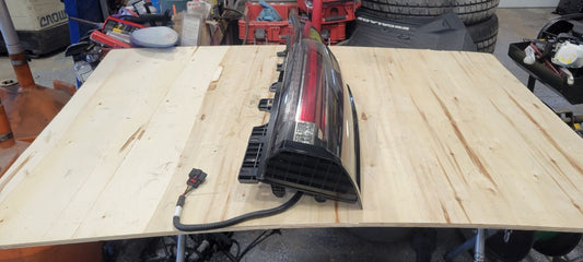 2019 ESCALADE RH TAIL LIGHT TESTED ALL LEDS WORK 32315 - image 2
