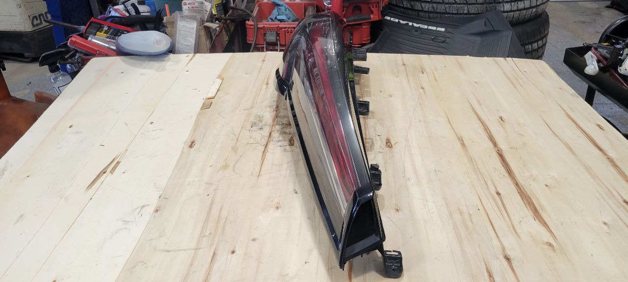 2019 ESCALADE RH TAIL LIGHT TESTED ALL LEDS WORK 32315 - image 6