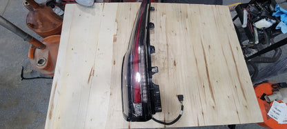 2019 ESCALADE LH TAIL LIGHT TESTED ALL LEDS WORK 32316 - image 1
