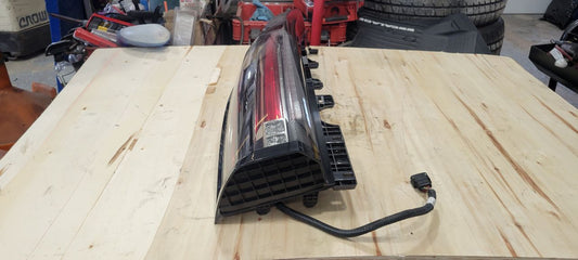 2019 ESCALADE LH TAIL LIGHT TESTED ALL LEDS WORK 32316 - image 2
