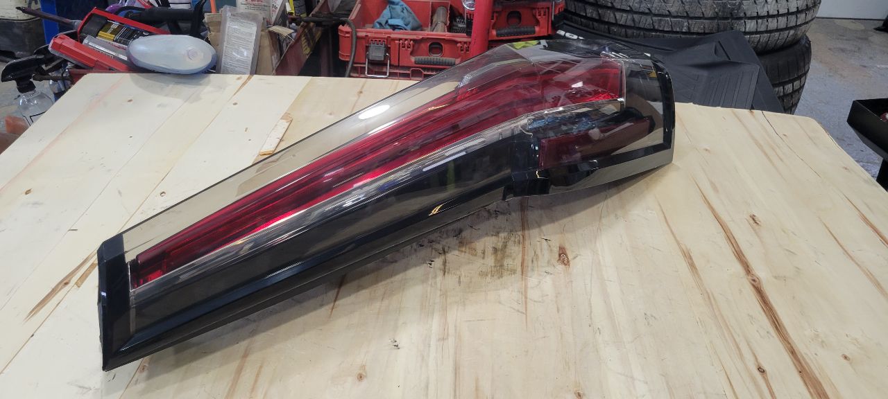 2019 ESCALADE LH TAIL LIGHT TESTED ALL LEDS WORK 32316 - image 7