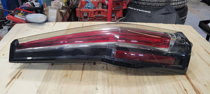 2019 ESCALADE LH TAIL LIGHT TESTED ALL LEDS WORK 32316 - image 8