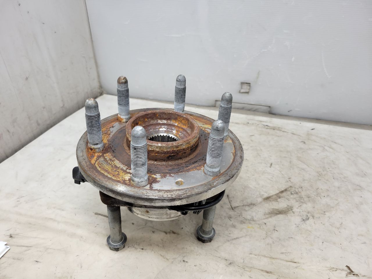 2019 ESCALADE OEM 4WD FRONT WHEEL HUB BEARING 22K 32332 - image 5