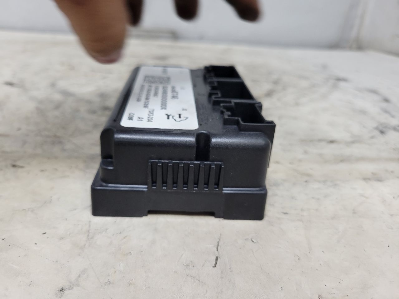 2019 ESCALADE TRANSFER CASE MODULE 84366746 32341 - image 5