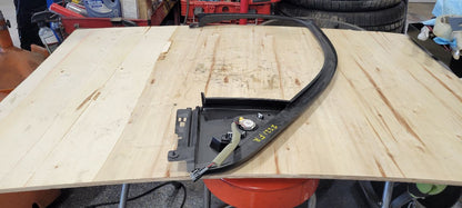 2019 ESCALADE RH FRONT UPPER DOOR PANEL TRIM 32343 - image 6