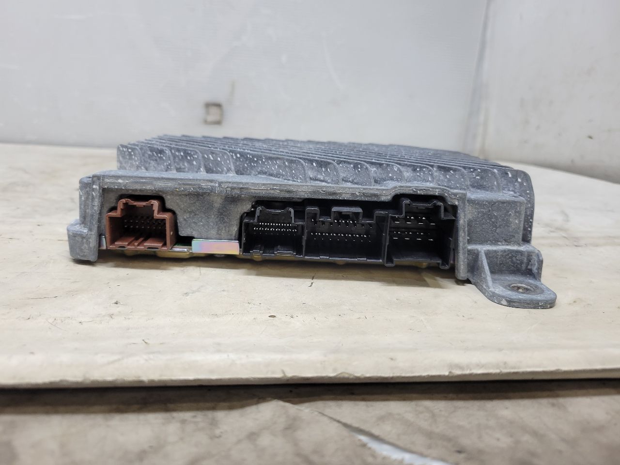 2019 ESCALADE BOSE AMP RADIO AMPLIFIER 84503465 32345 - image 2