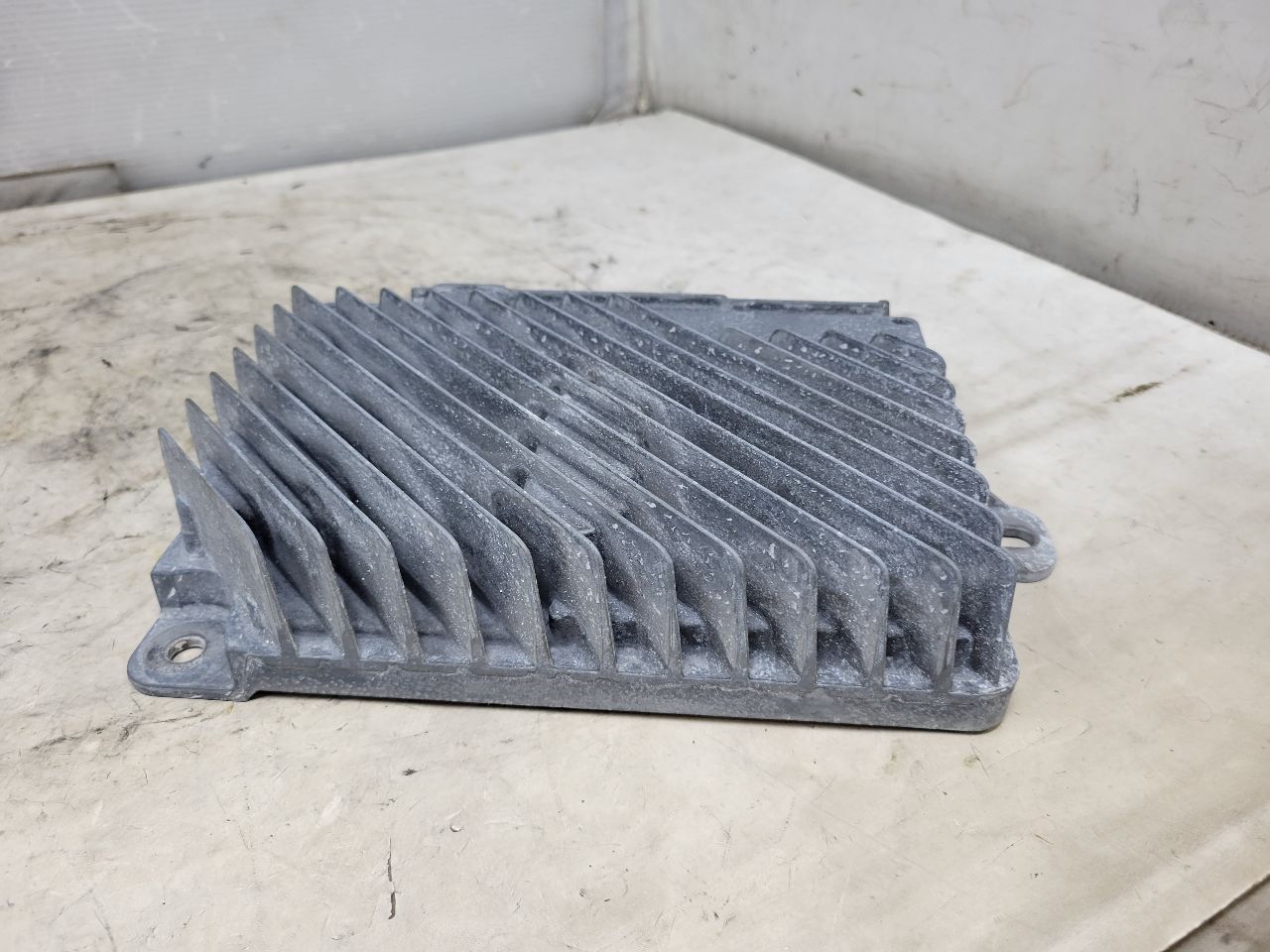 2019 ESCALADE BOSE AMP RADIO AMPLIFIER 84503465 32345 - image 4